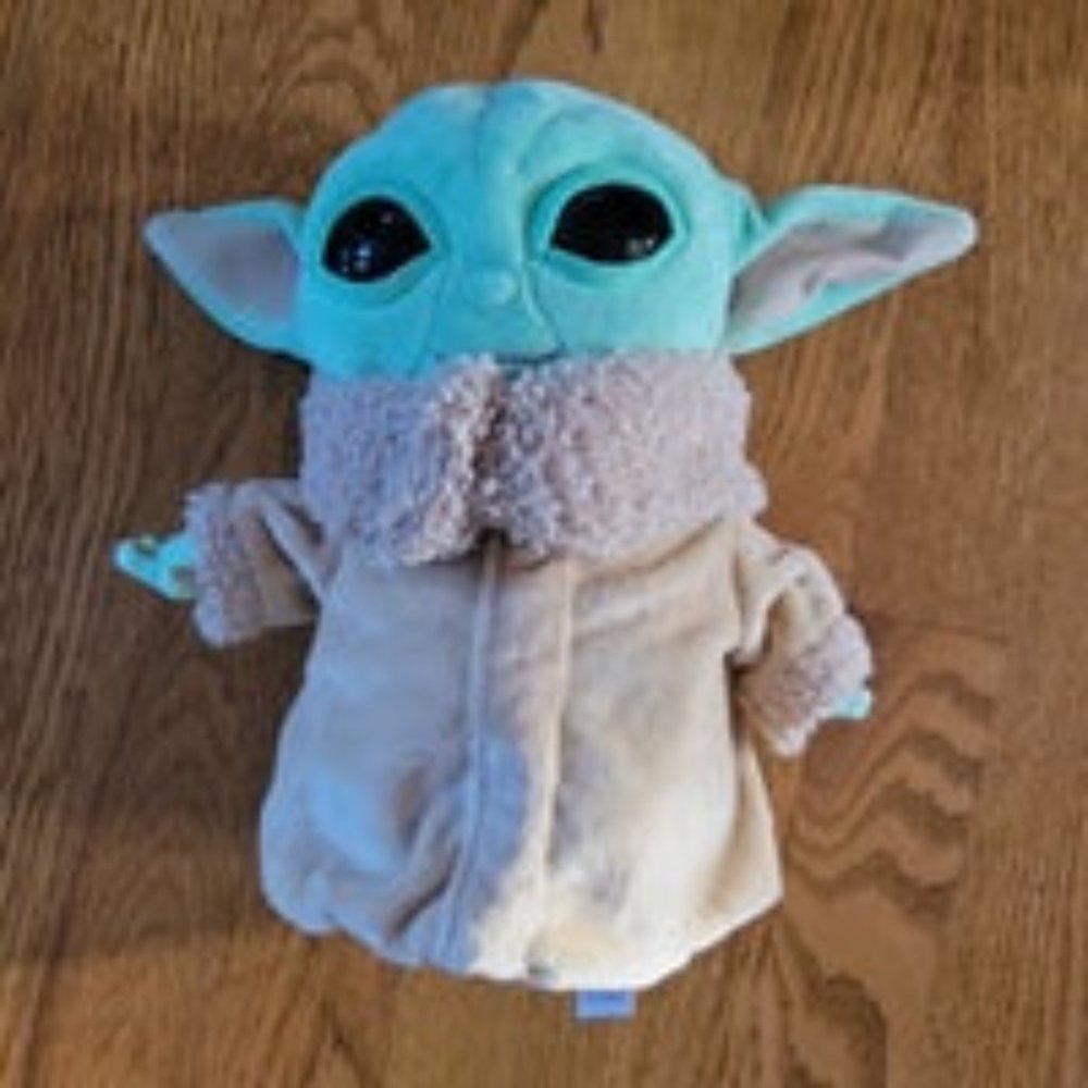 Star Wars The Child Plush Toy, 8-in Small Yoda Baby Figure from The Mandalorian